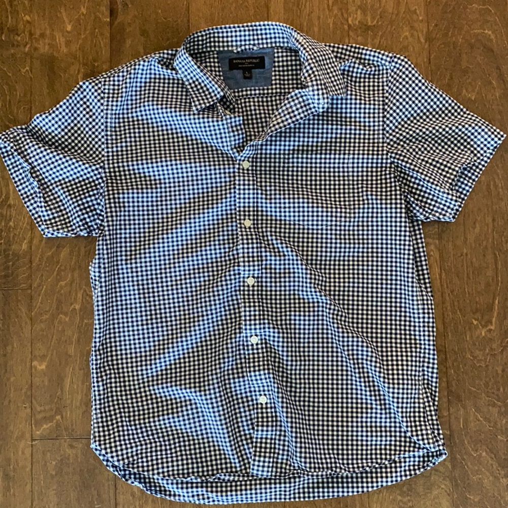 Banana Republic Short Sleeved Button Up